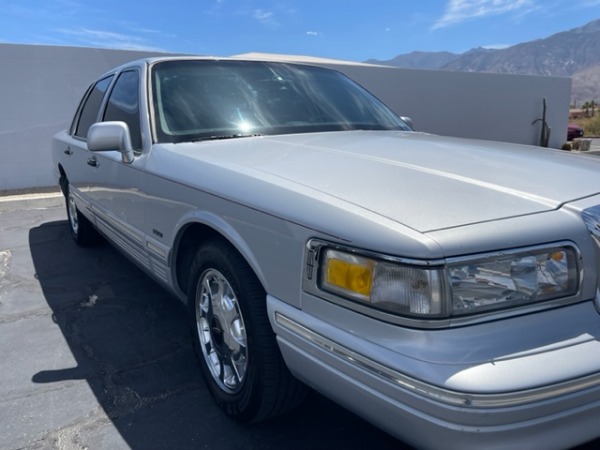 Used-1997-Lincoln-Town-Car-Cartier