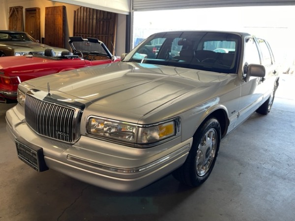 Used-1997-Lincoln-Town-Car-Cartier