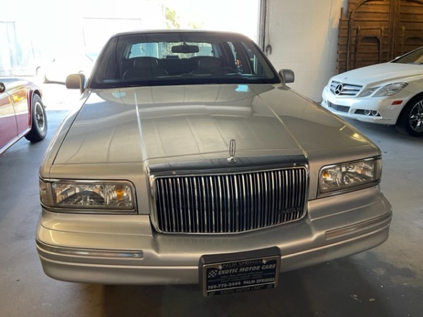 Used-1997-Lincoln-Town-Car-Cartier