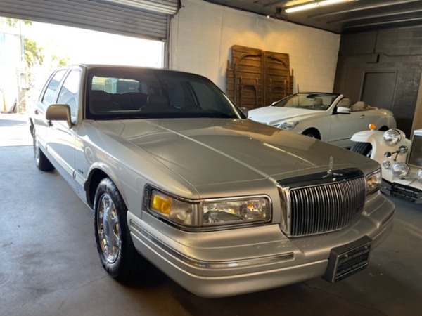 Used-1997-Lincoln-Town-Car-Cartier