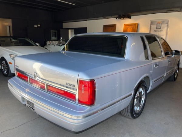 Used-1997-Lincoln-Town-Car-Cartier