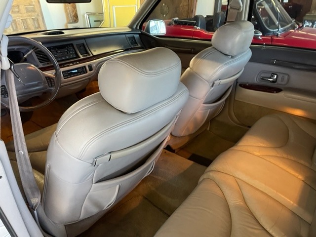 Used-1997-Lincoln-Town-Car-Cartier