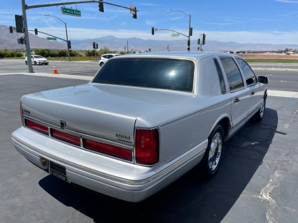 Used-1997-Lincoln-Town-Car-Cartier