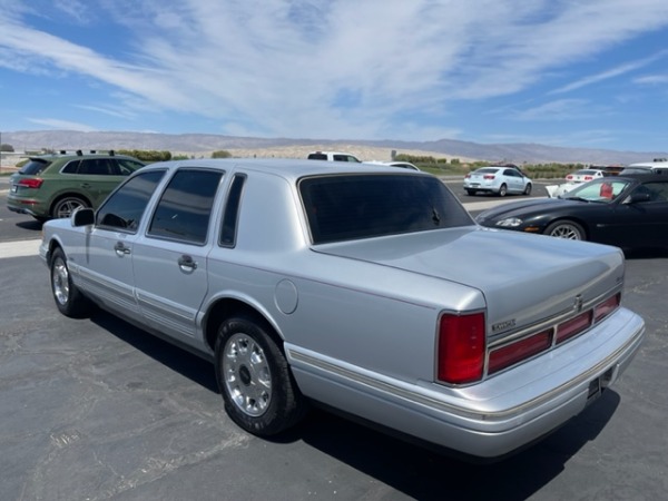 Used-1997-Lincoln-Town-Car-Cartier