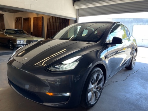 Used-2022-Tesla-Model-Y-Long-Range