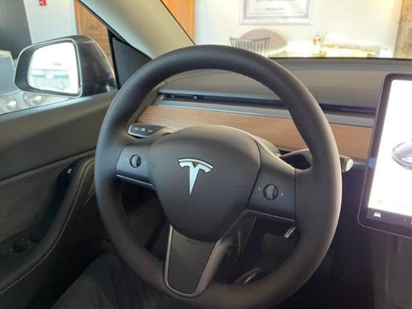 Used-2022-Tesla-Model-Y-Long-Range