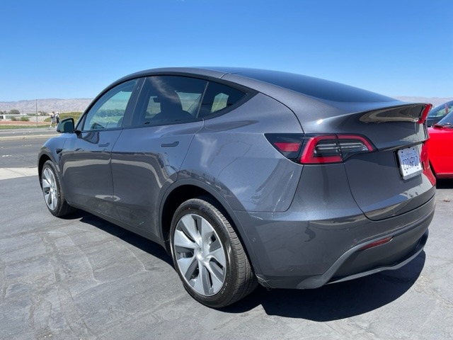 Used-2022-Tesla-Model-Y-Long-Range
