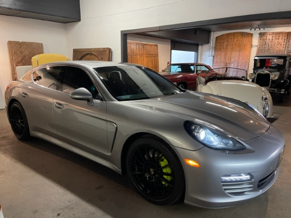 Used-2012-Porsche-Panamera-4S