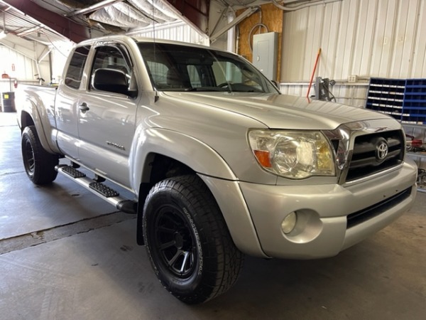 Used-2006-Toyota-Tacoma-PreRunner-V6