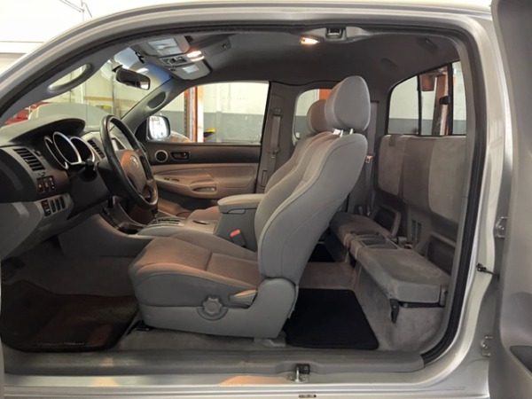 Used-2006-Toyota-Tacoma-PreRunner-V6