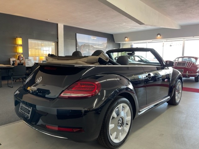 Used-2019-Volkswagen-Beetle-Convertible-20T-Final-Edition-SEL