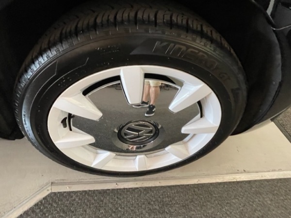 Used-2019-Volkswagen-Beetle-Convertible-20T-Final-Edition-SEL