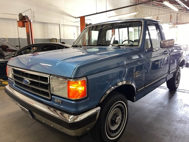 Used-1989-Ford-F-150-XLT-Lariat