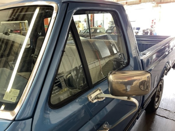 Used-1989-Ford-F-150-XLT-Lariat