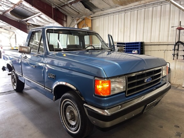 Used-1989-Ford-F-150-XLT-Lariat