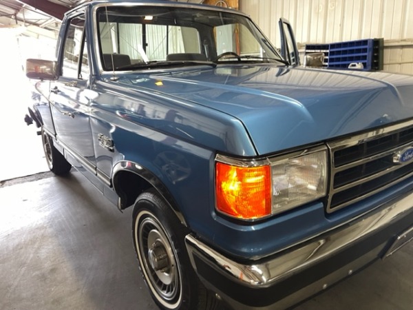 Used-1989-Ford-F-150-XLT-Lariat