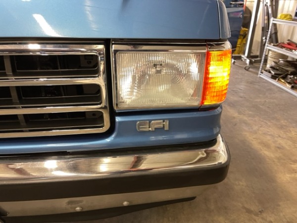 Used-1989-Ford-F-150-XLT-Lariat