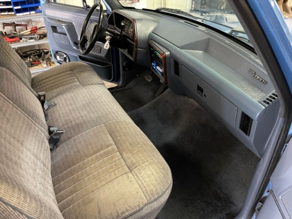 Used-1989-Ford-F-150-XLT-Lariat