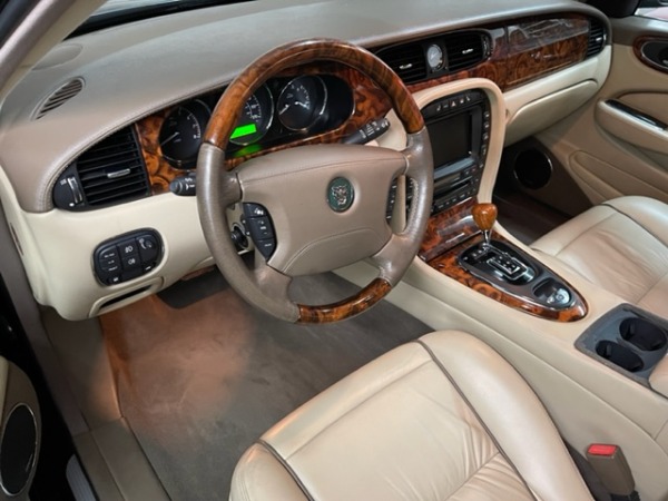 Used-2005-Jaguar-XJ-Series-Vanden-Plas