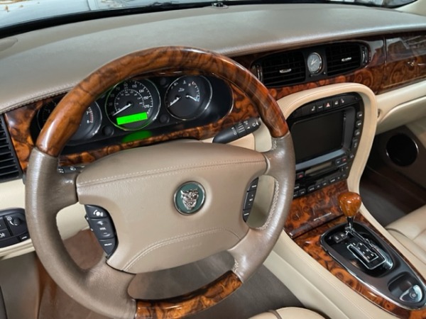 Used-2005-Jaguar-XJ-Series-Vanden-Plas