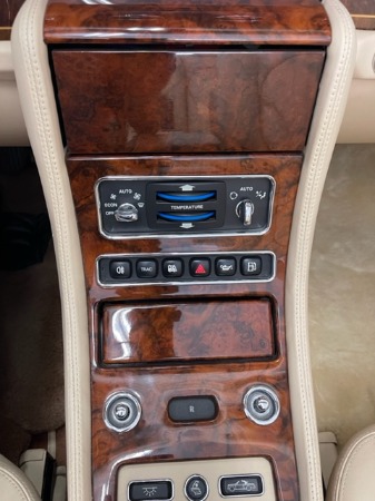 Used-2000-Rolls-Royce-Corniche