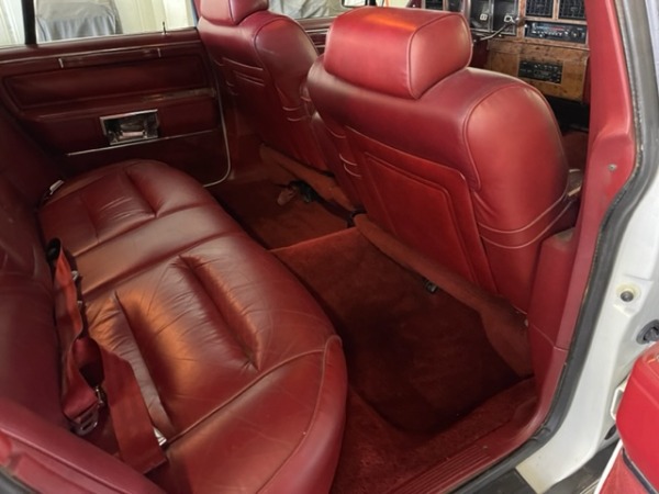 Used-1986-Lincoln-Town-Car-Cartier