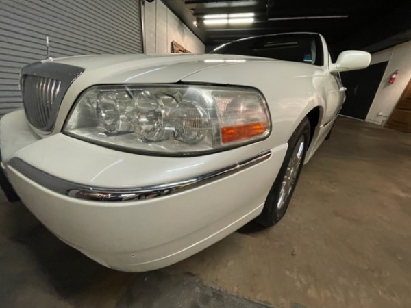 Used-2006-Lincoln-Town-Car-Signature-Limited