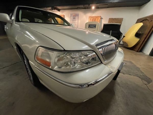 Used-2006-Lincoln-Town-Car-Signature-Limited