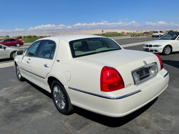 Used-2006-Lincoln-Town-Car-Signature-Limited