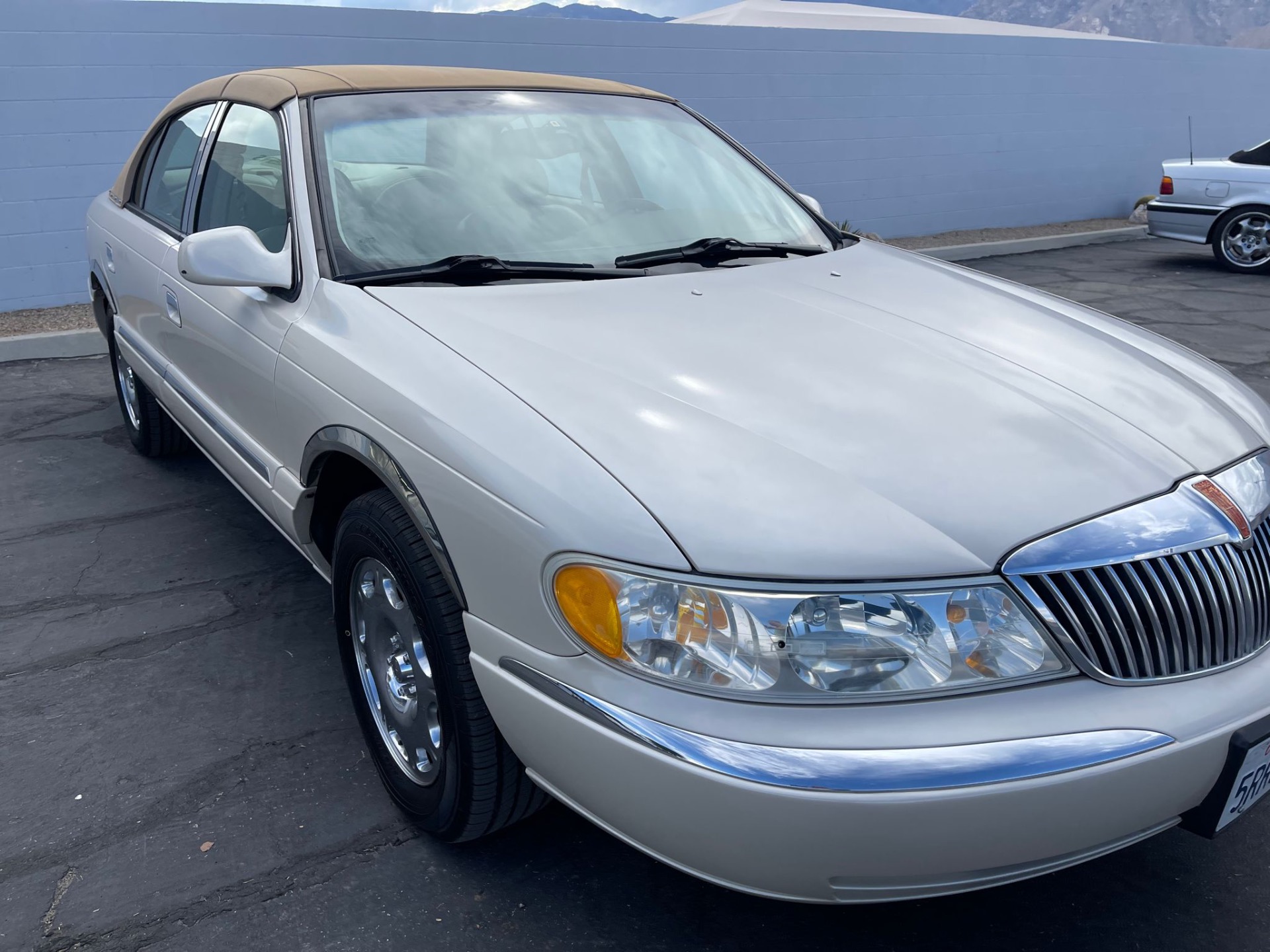 Used-2001-Lincoln-Continental