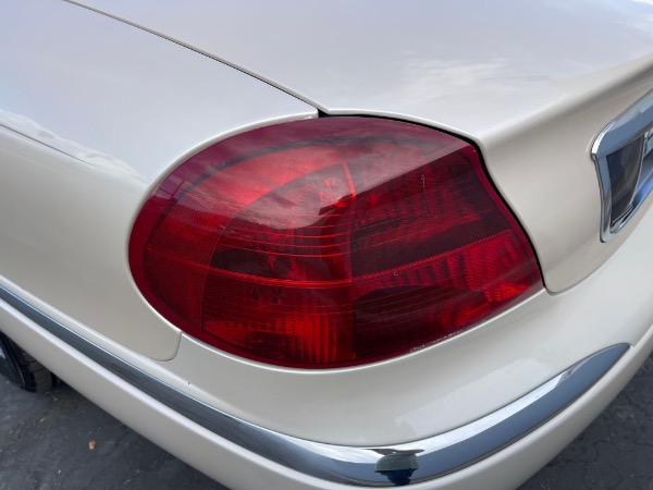 Used-2001-Lincoln-Continental