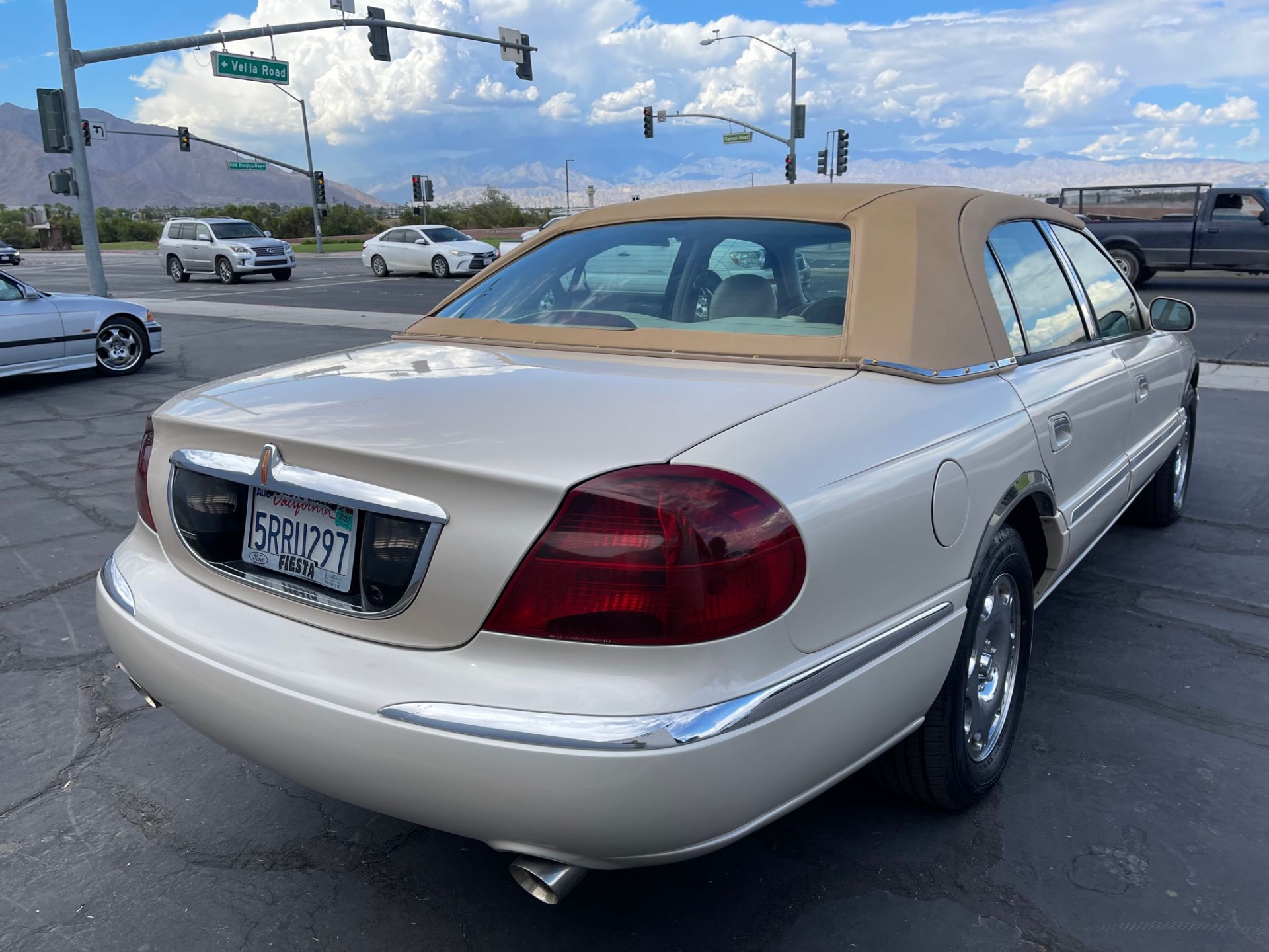Used-2001-Lincoln-Continental