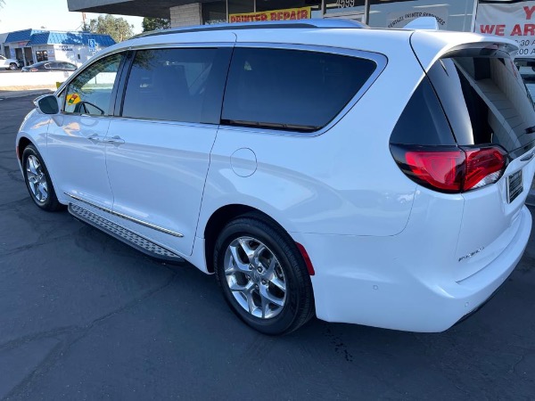 Used-2017-Chrysler-Pacifica-Limited