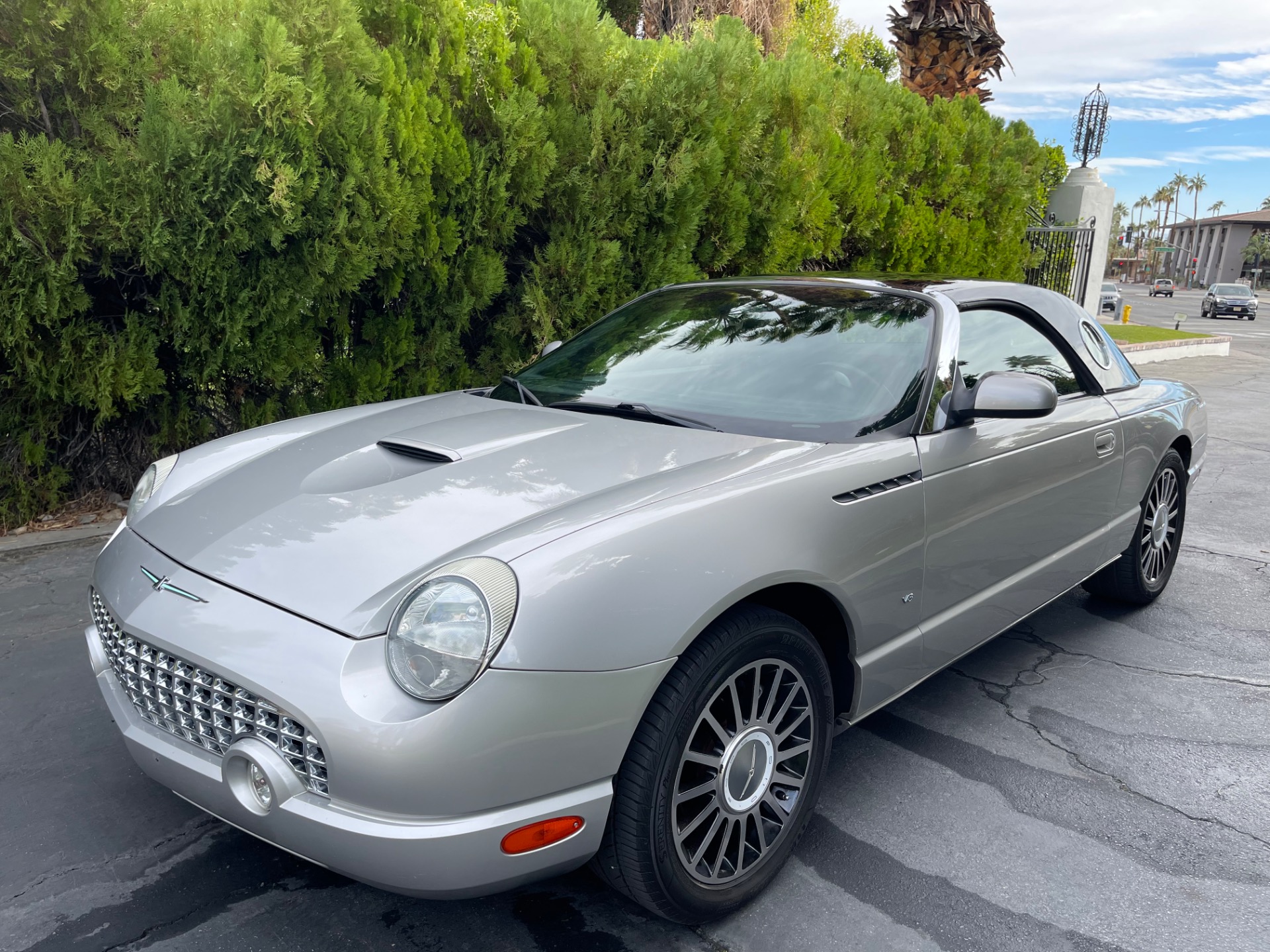 Used-2004-Ford-Thunderbird-Deluxe