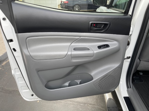 Used-2014-Toyota-Tacoma-PreRunner-V6
