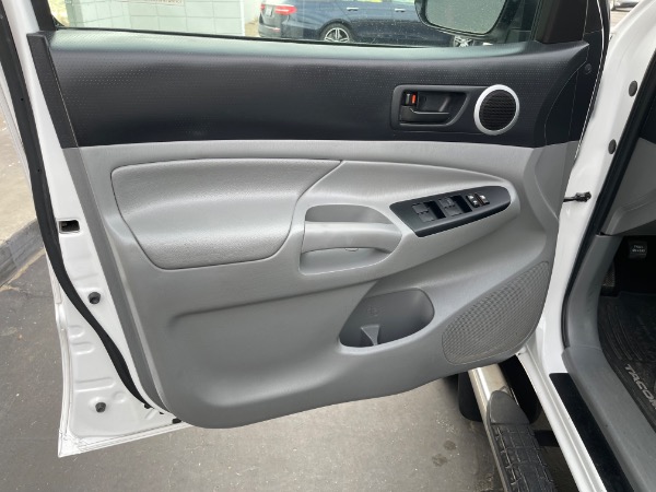 Used-2014-Toyota-Tacoma-PreRunner-V6