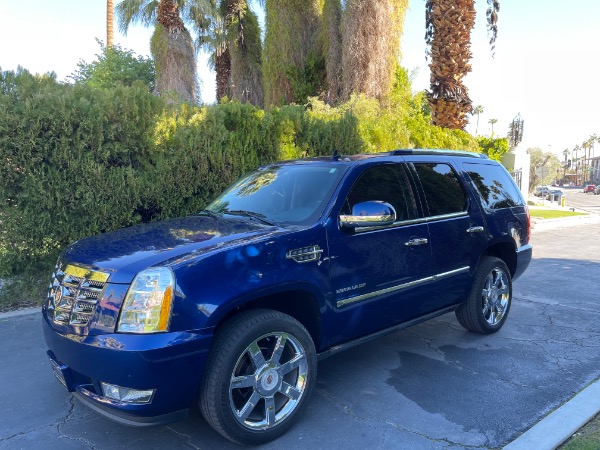 Used-2012-Cadillac-Escalade-Luxury