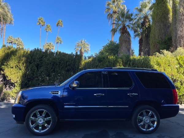 Used-2012-Cadillac-Escalade-Luxury