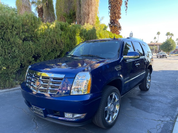 Used-2012-Cadillac-Escalade-Luxury