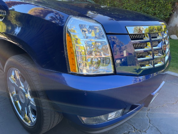 Used-2012-Cadillac-Escalade-Luxury