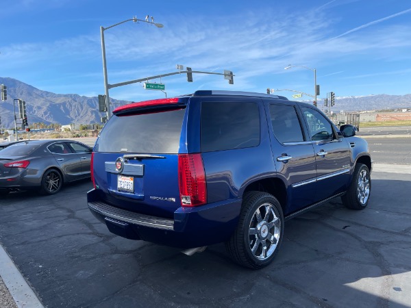 Used-2012-Cadillac-Escalade-Luxury