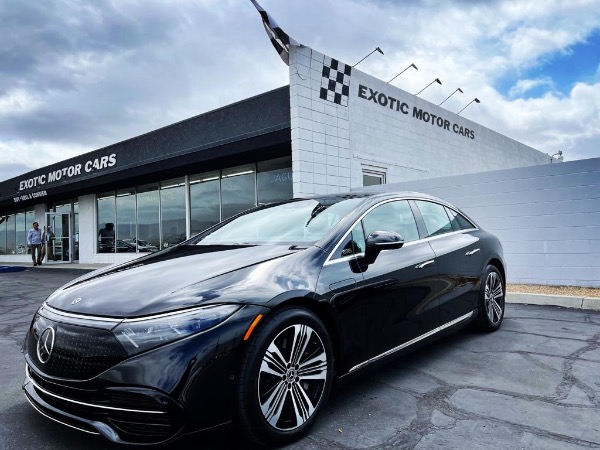 Used-2022-Mercedes-Benz-EQS-450-plus-luxury