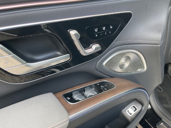 Used-2022-Mercedes-Benz-EQS-450-plus-luxury