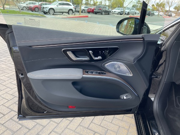 Used-2022-Mercedes-Benz-EQS-450-plus-luxury