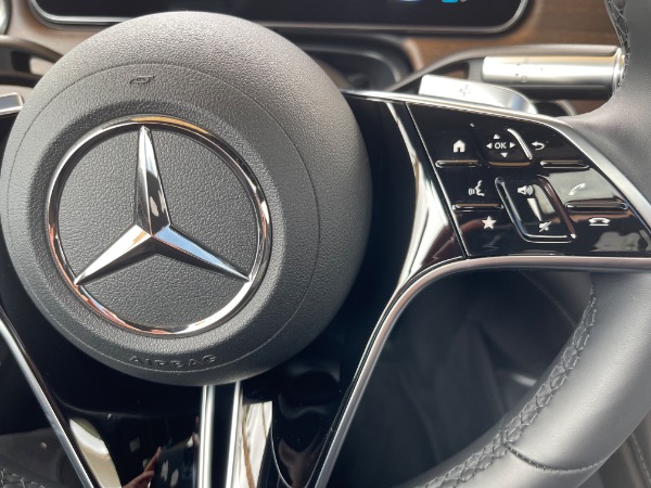 Used-2022-Mercedes-Benz-EQS-450-plus-luxury