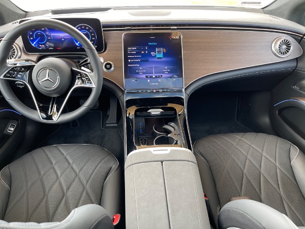 Used-2022-Mercedes-Benz-EQS-450-plus-luxury