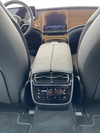 Used-2022-Mercedes-Benz-EQS-450-plus-luxury