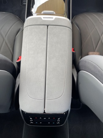 Used-2022-Mercedes-Benz-EQS-450-plus-luxury