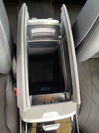 Used-2022-Mercedes-Benz-EQS-450-plus-luxury