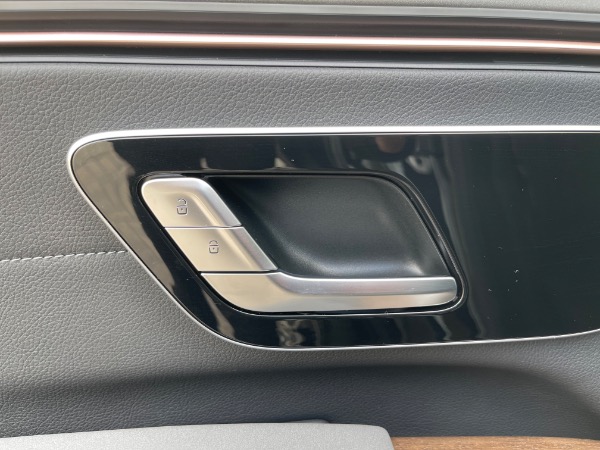 Used-2022-Mercedes-Benz-EQS-450-plus-luxury